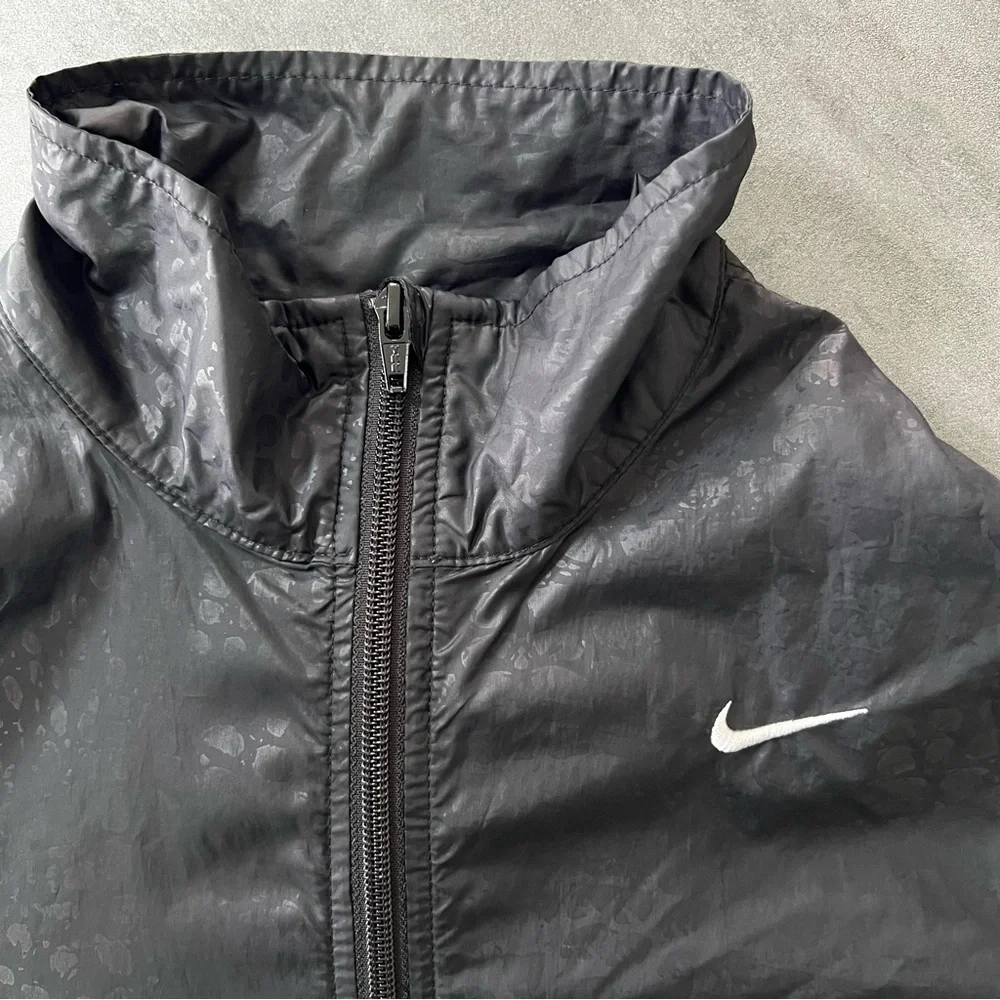Nike Athletic Dept Black Zip Windbreaker Croc Print Embroidered Logo Size Medium